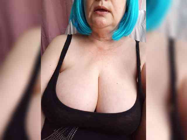 HairyStepMom webcam