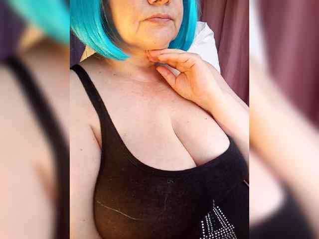 HairyStepMom webcam