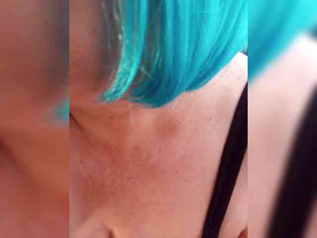 HairyStepMom webcam