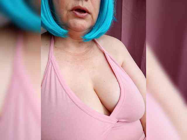 HairyStepMom webcam