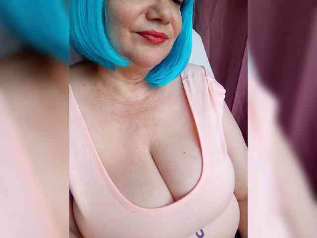 HairyStepMom webcam