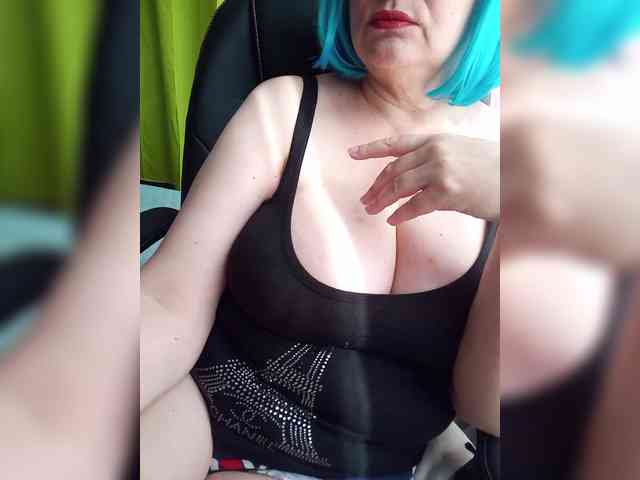 HairyStepMom webcam