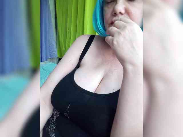HairyStepMom webcam