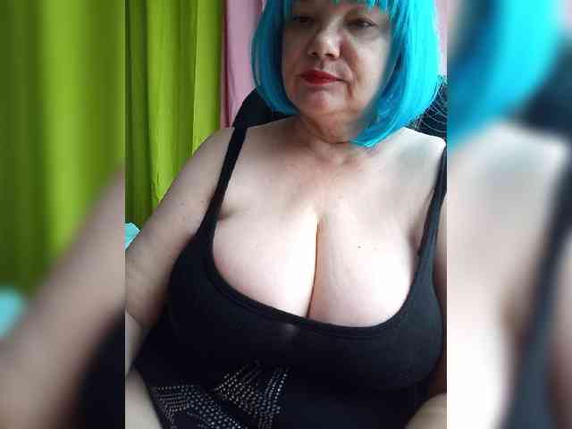 HairyStepMom webcam