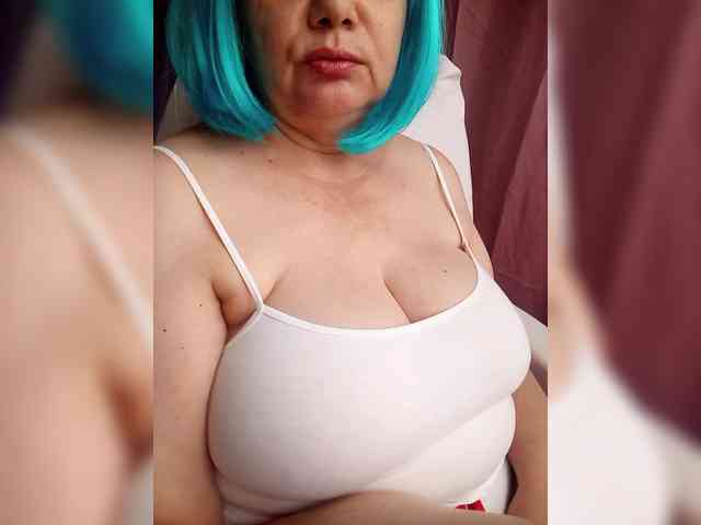 HairyStepMom webcam
