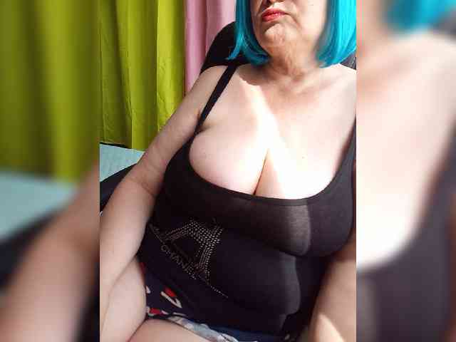 HairyStepMom webcam
