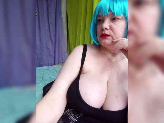 HairyStepMom webcam