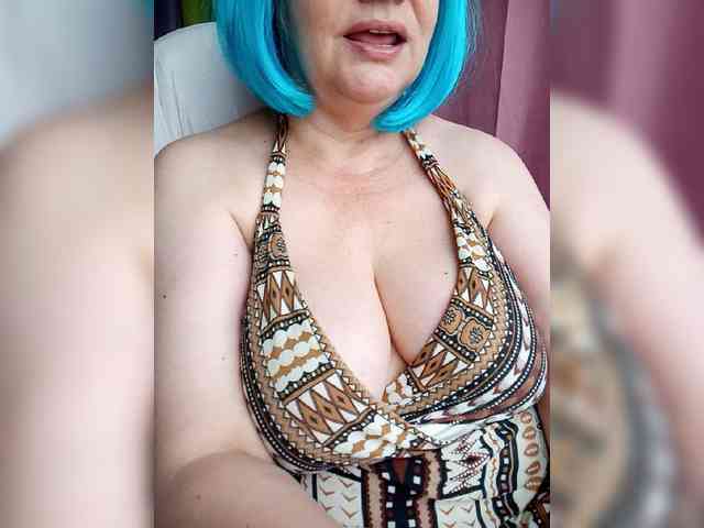 HairyStepMom webcam