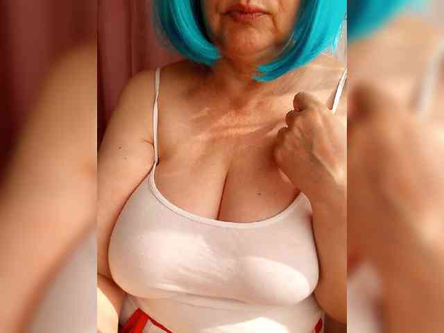 HairyStepMom webcam