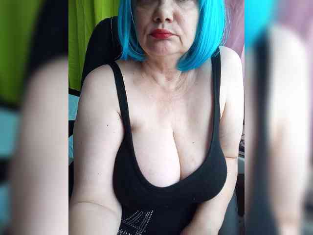 HairyStepMom webcam