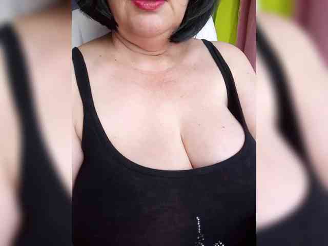 HairyStepMom webcam