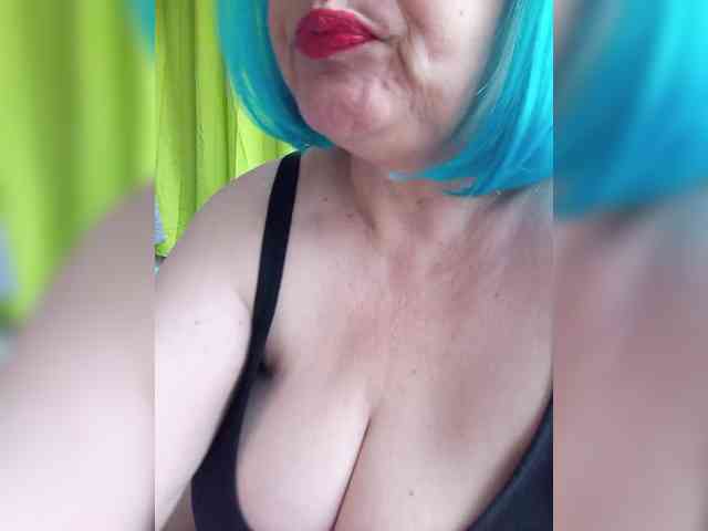 HairyStepMom webcam