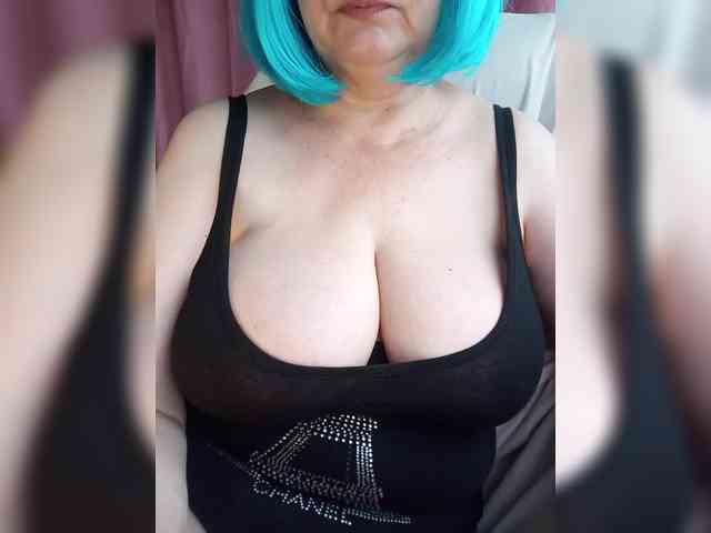 HairyStepMom webcam