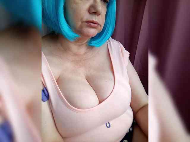 HairyStepMom webcam