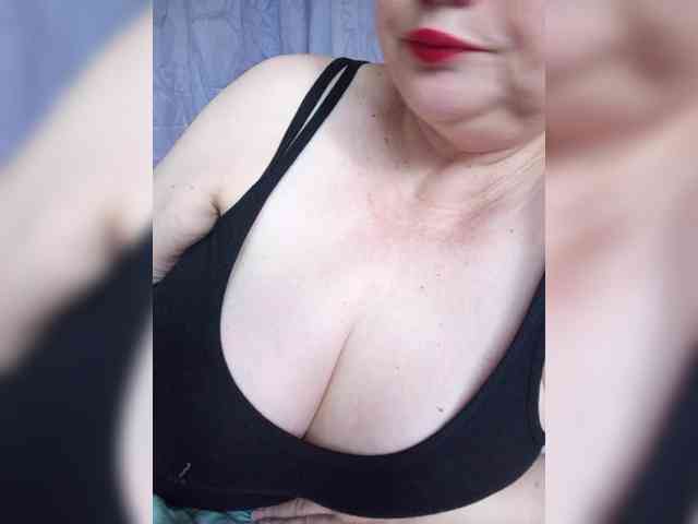 HairyStepMom webcam