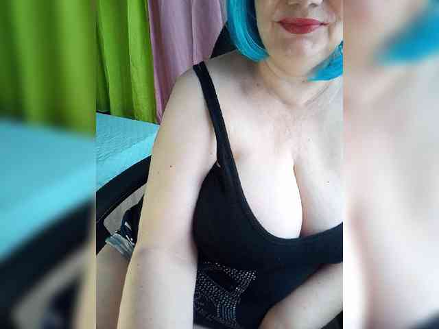 HairyStepMom webcam