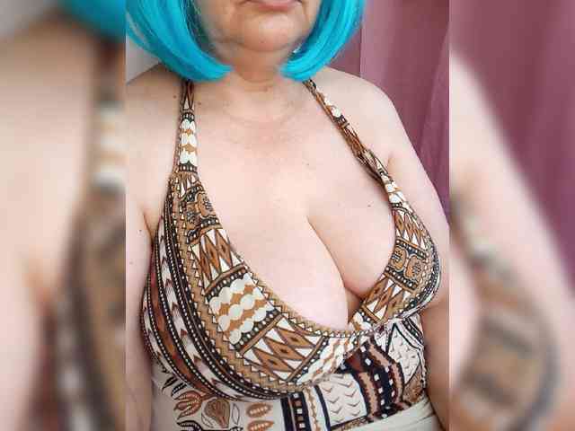 HairyStepMom webcam