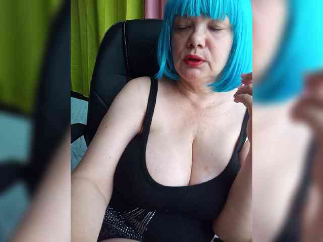 HairyStepMom webcam