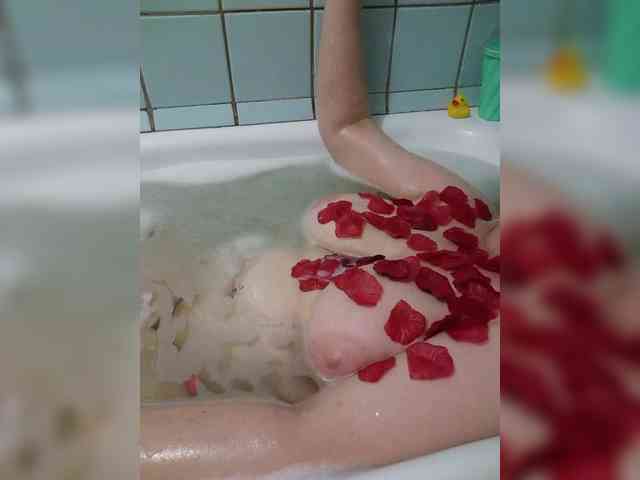 HairyStepMom webcam
