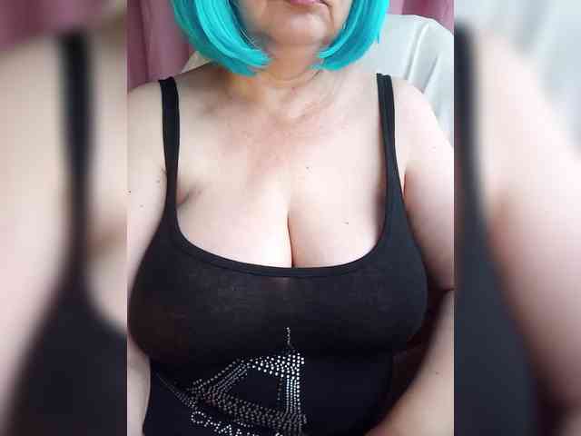 HairyStepMom webcam