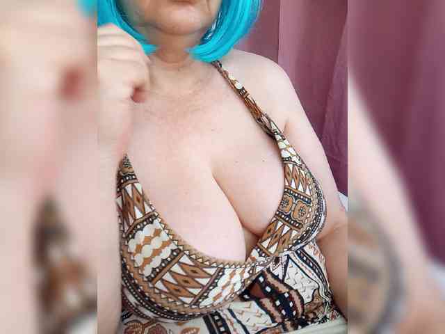 HairyStepMom webcam