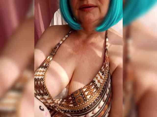HairyStepMom webcam