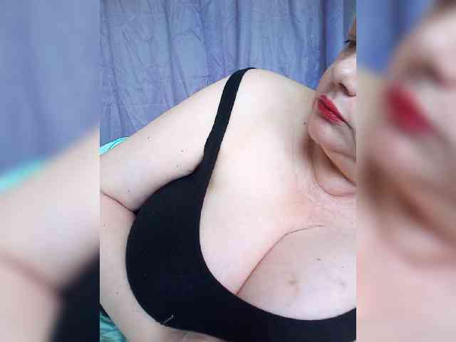 HairyStepMom webcam