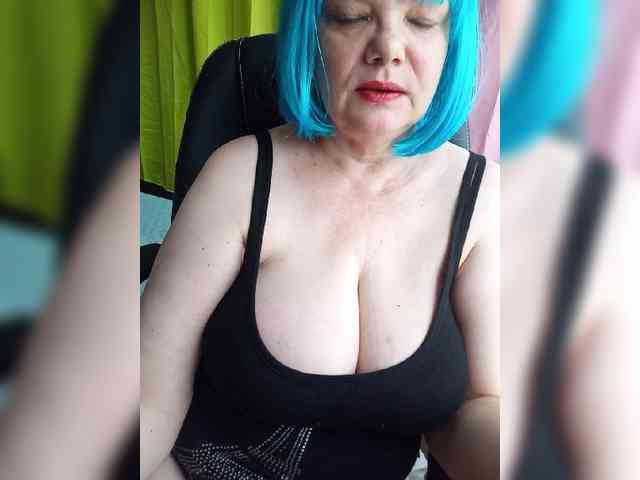HairyStepMom webcam