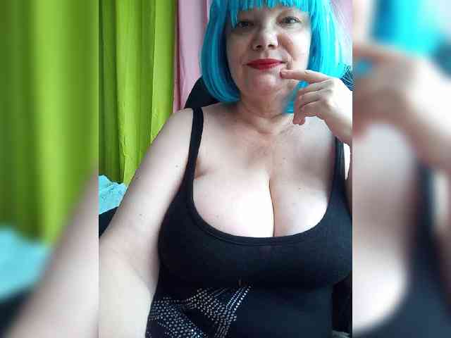HairyStepMom webcam
