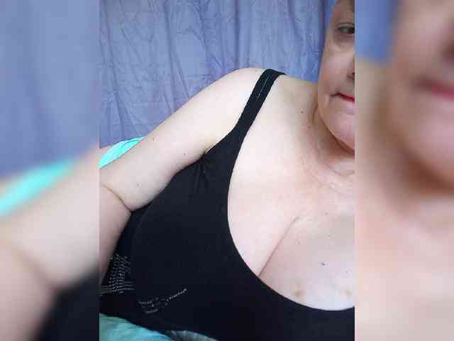 HairyStepMom webcam