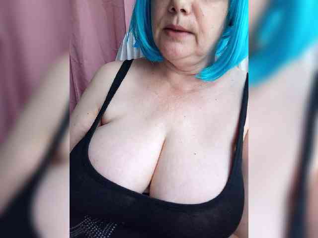 HairyStepMom webcam