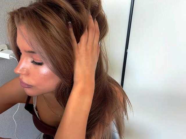 ChariseSchonhardt live webcam show