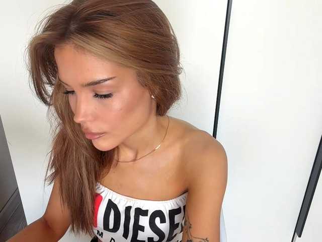 chariseschonhardt online