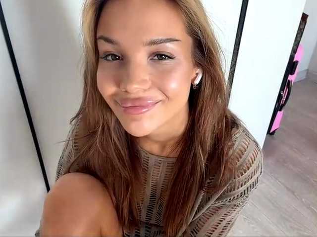 ChariseSchonhardt live webcam show