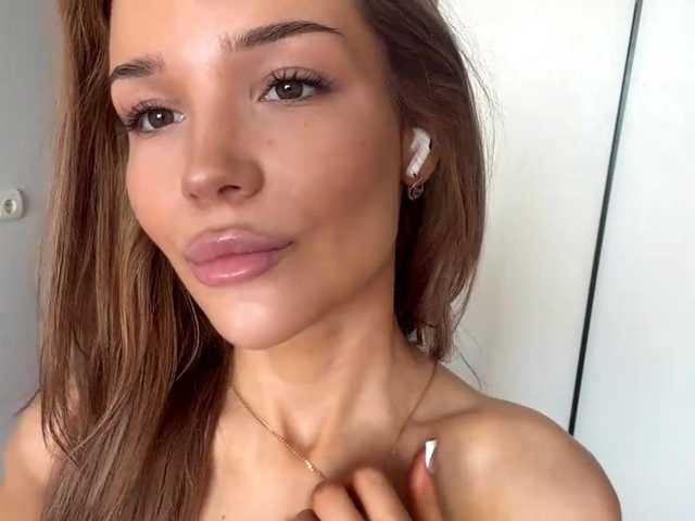 ChariseSchonhardt live webcam show