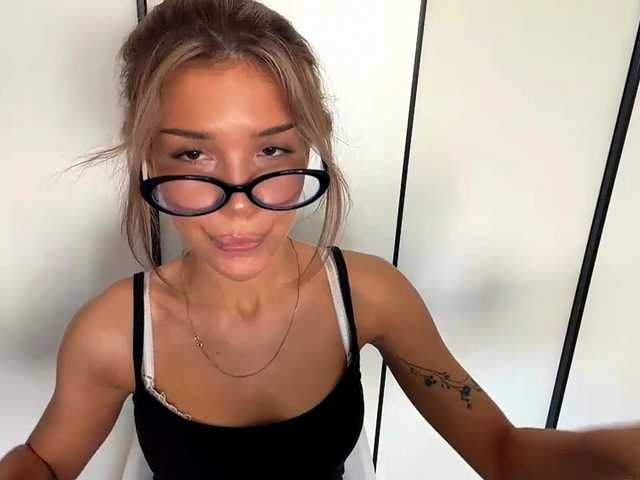 ChariseSchonhardt live webcam show