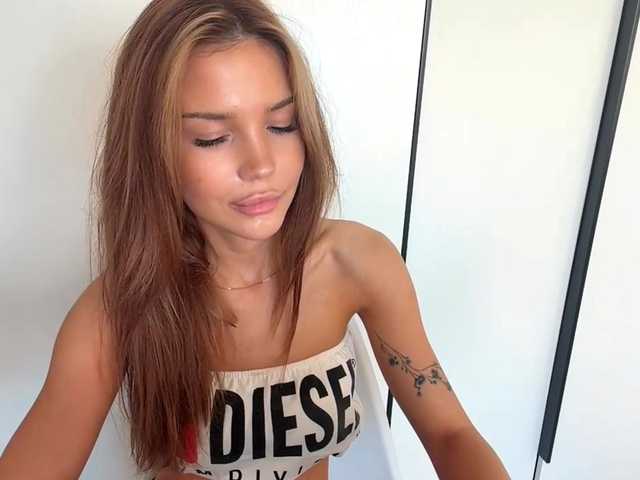 ChariseSchonhardt live cam on BongaCams
