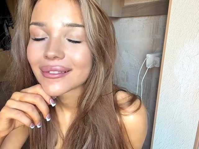 ChariseSchonhardt live webcam show