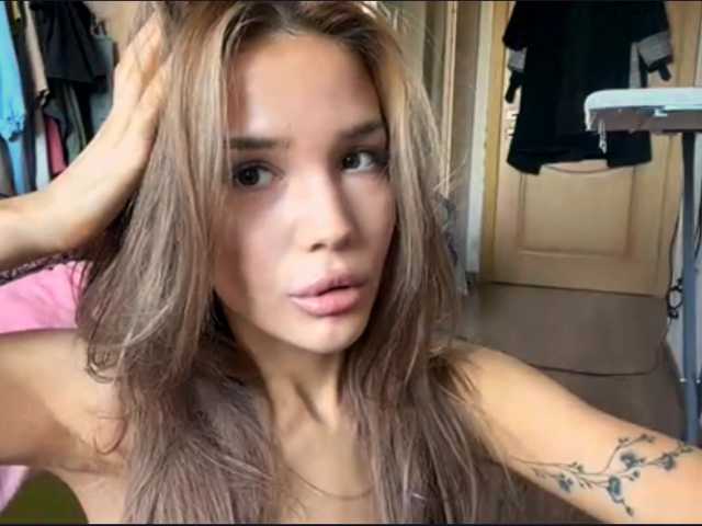 ChariseSchonhardt live cam on BongaCams