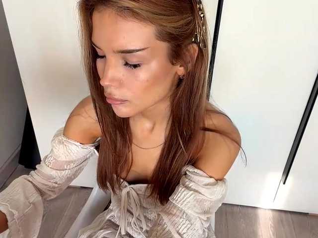 chariseschonhardt cam belle