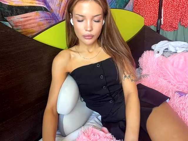 ChariseSchonhardt live webcam show