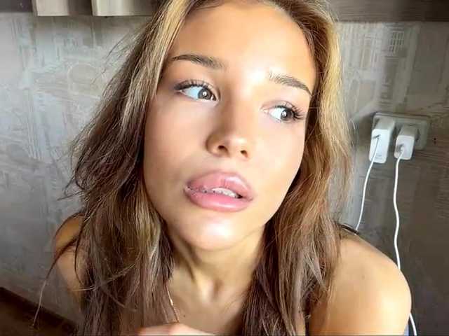 ChariseSchonhardt live webcam show