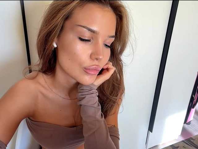 ChariseSchonhardt live cam on BongaCams