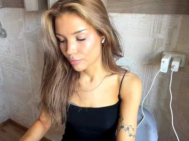 ChariseSchonhardt live webcam show