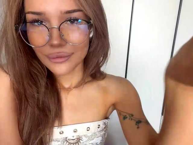 ChariseSchonhardt live webcam show