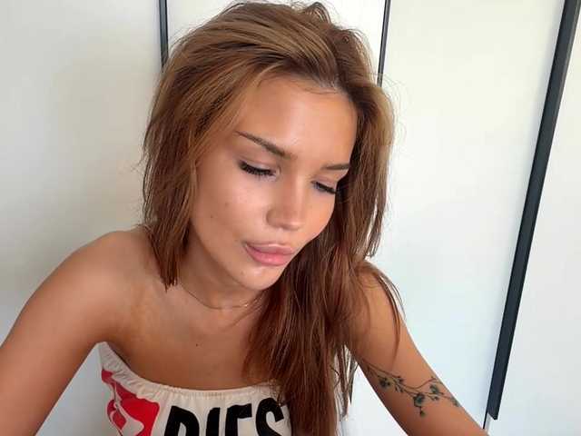ChariseSchonhardt live cam on BongaCams