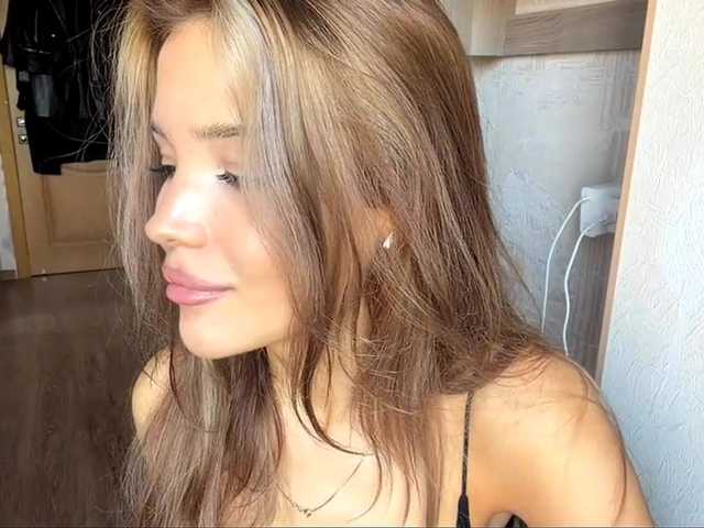ChariseSchonhardt live webcam show