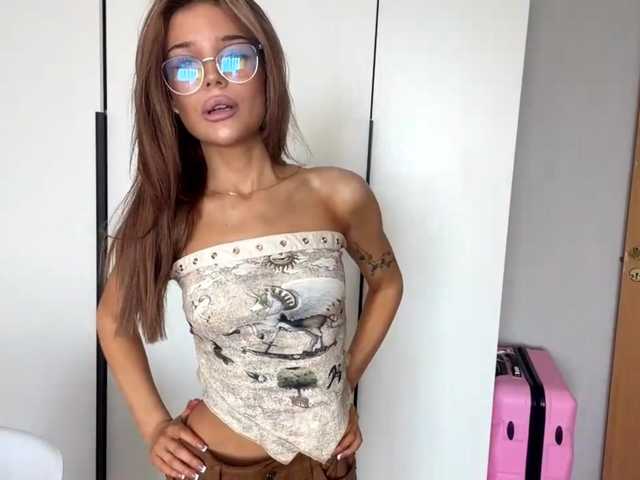 ChariseSchonhardt live webcam show