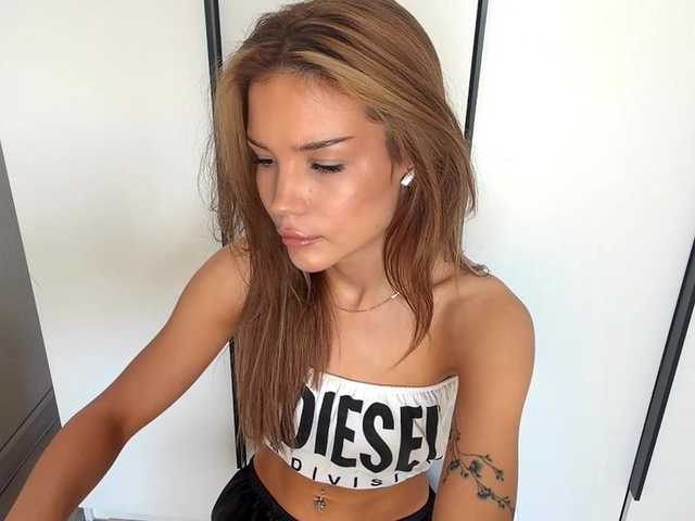 ChariseSchonhardt live cam on BongaCams