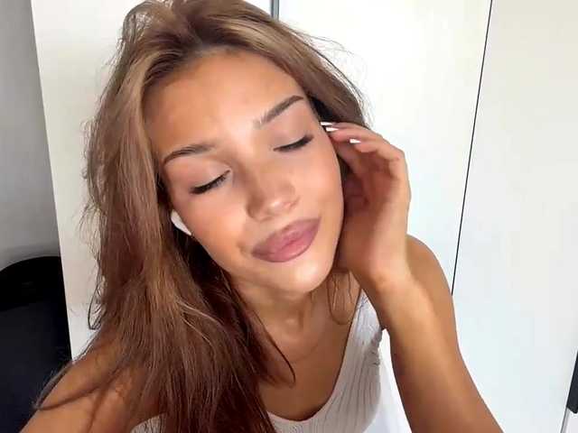 ChariseSchonhardt live webcam show
